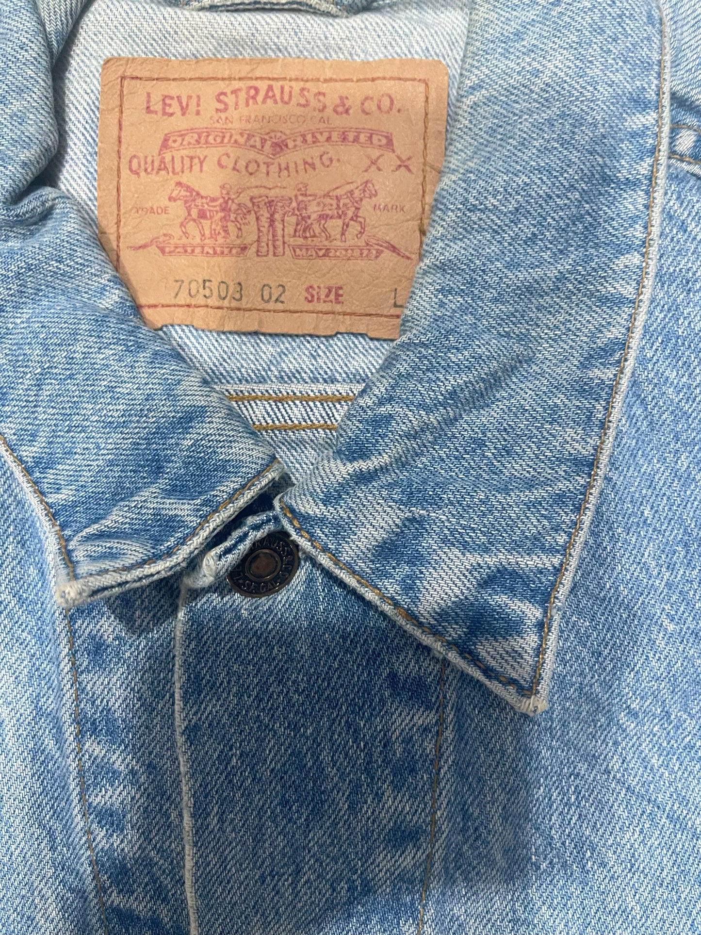 LEVI'S DENIM JACKET 40 PIECES GRADE A/B